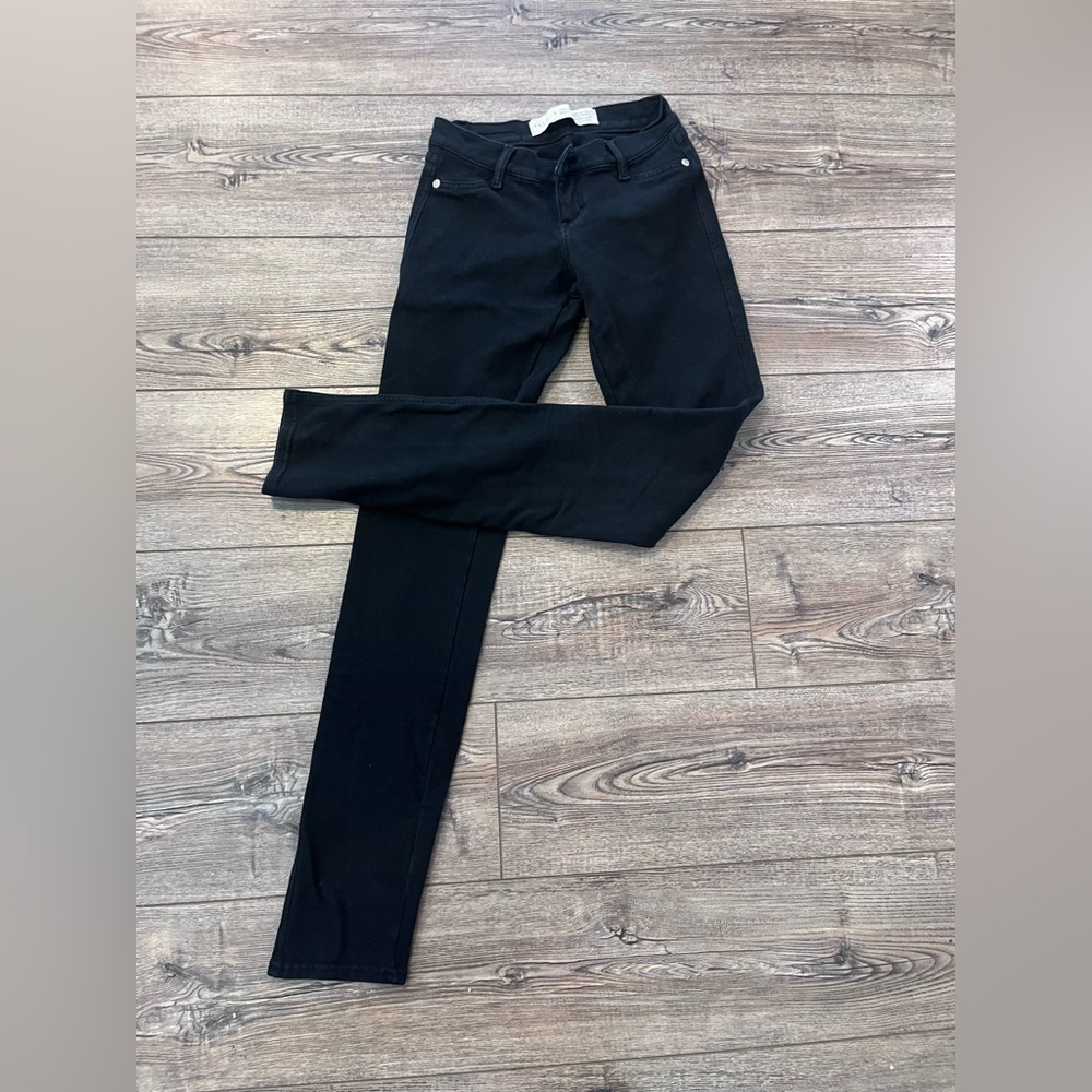 Black straight vanilla jeans size 3 preppy core chic
